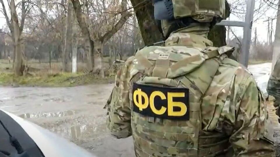Наполнением базы занимаются сотрудники ГРУ Генштаба ВС РФ и российской ФСБ, отметили в ЦНС