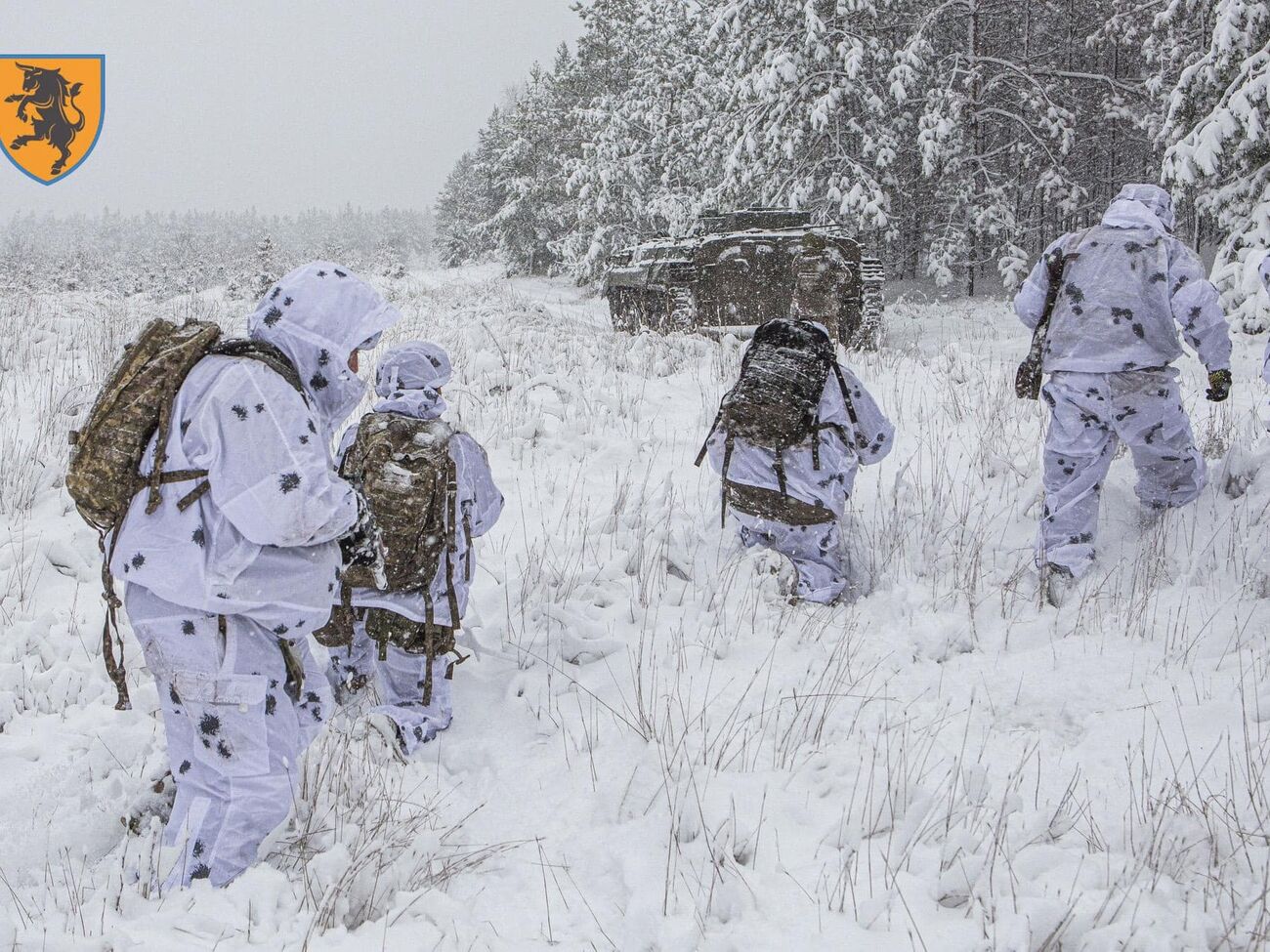 ЗСУ ведуть бої на Донбасі, стримуючи окупантів