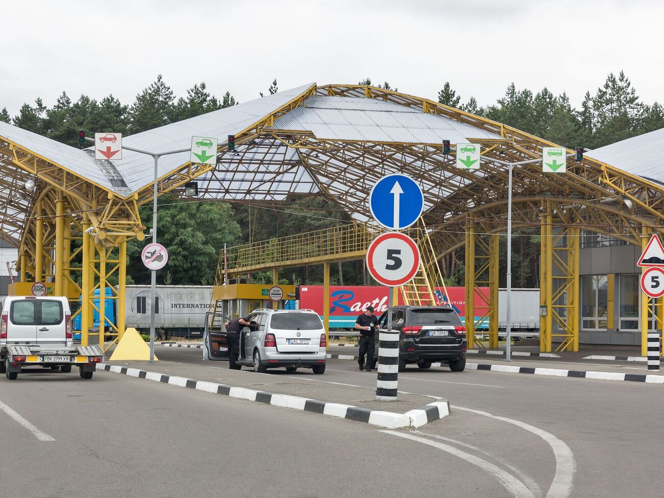У ДПСУ не уточнили, як довго не працюватимуть пункти пропуску