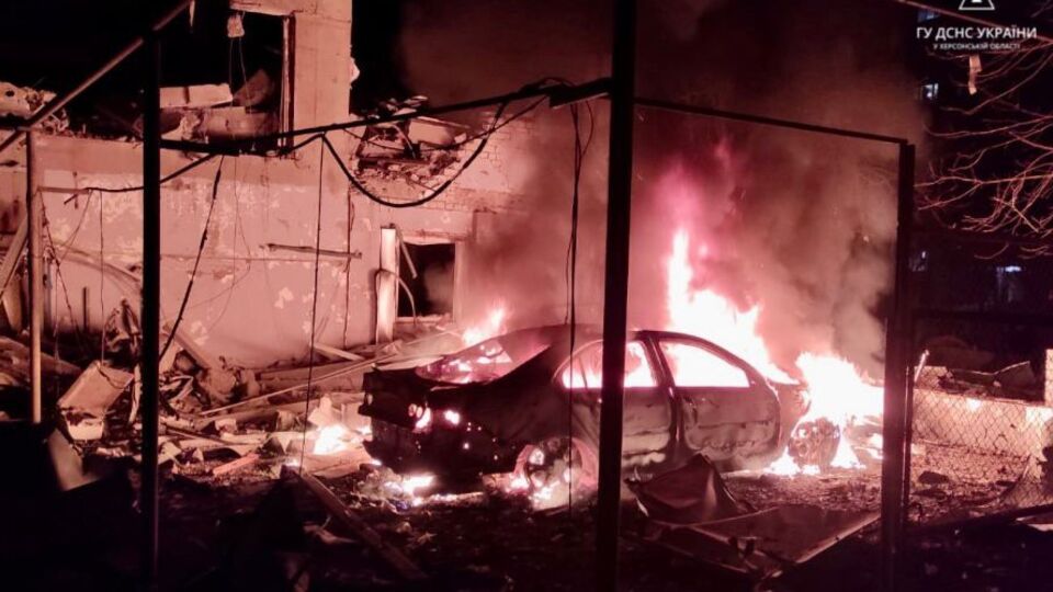 Оккупанты нанесли серию ударов по Херсону вечером 29-го и ночью 30 декабря