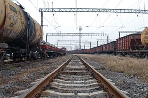 В настоящее время уровень цен на рынке не позволяет вагоновладельцам обновлять свой парк и заказывать новые вагоны, пишет Центр транспортных стратегий