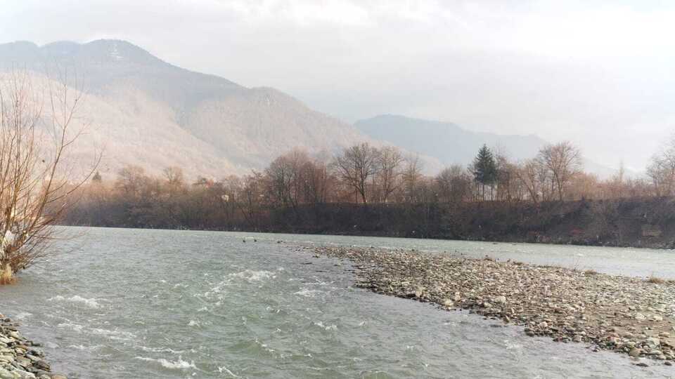 Із початку повномасштабного вторгнення РФ в Україну прикордонники виявили по обидва береги Тиси тіла 19 чоловіків, які під час спроби переплисти річку втопилися, зазначили у ДПСУ