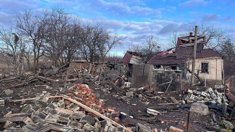 Унаслідок російських обстрілів у Донецькій області пошкоджено приватні будинки і лінії електропередач, зазначили у прокуратурі