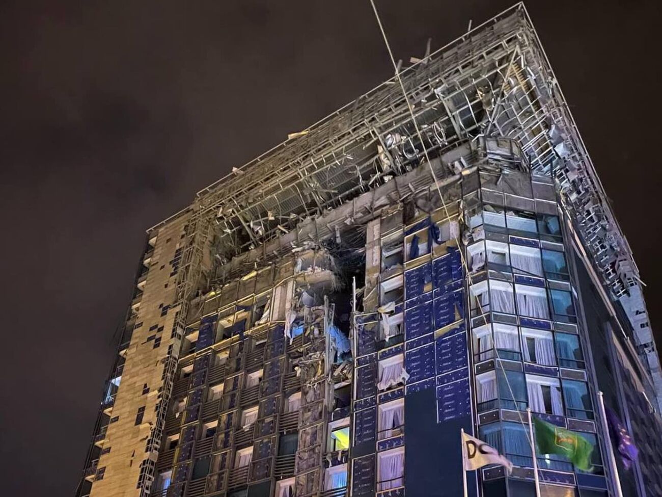 Одна з російських ракет влучила в будівлю готелю Kharkiv Palace у Харкові