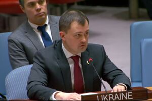 РФ должна принять "единственное справедливое решение" – прекратить агрессию и вывести свои войска с территории Украины, отметил Дворник