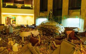 Попадание ракеты в Kharkiv Palace пришлось на 12-й этаж гостиницы, отметили в Харьковской ОВА