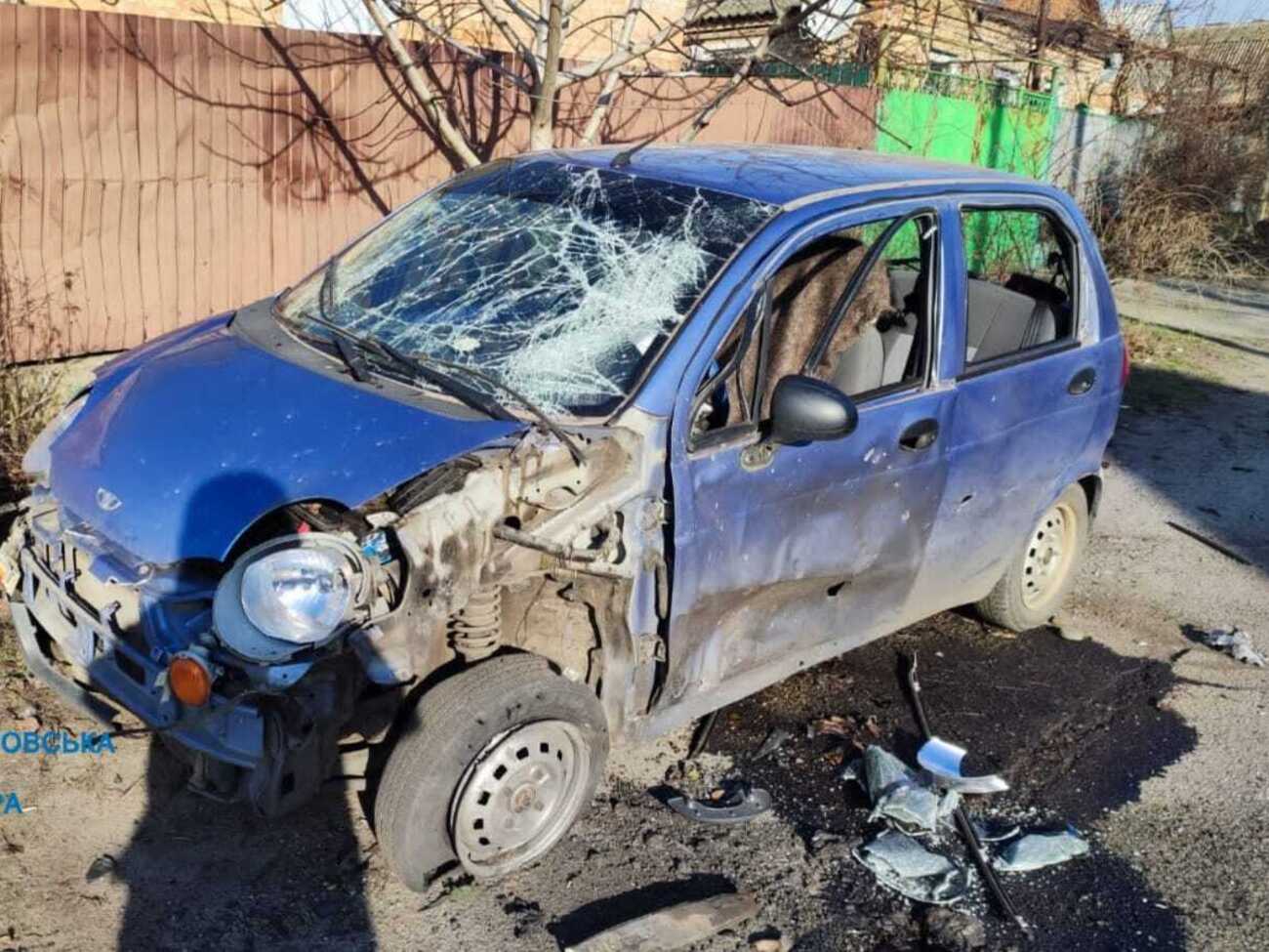 В Никополе из-за российской атаки повреждены два микроавтобуса и два легковых автомобиля, отметили в ОВА