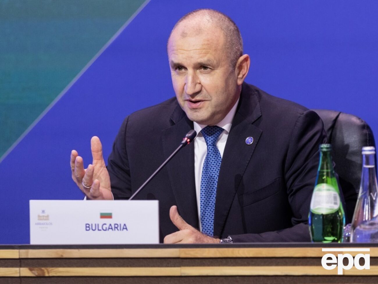 Радев вважає, що обіцяна Україні техніка зі зброєю потрібна в Болгарії