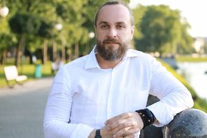 Кирило Кернес стверджує, що, коли батько захворів, владу в місті захопили інші люди