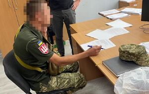 Суд отправил под арест офицера НГУ и его помощника