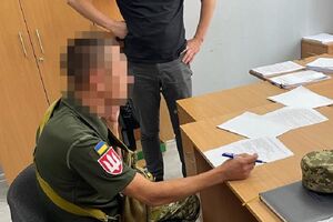 Суд отправил под арест офицера НГУ и его помощника