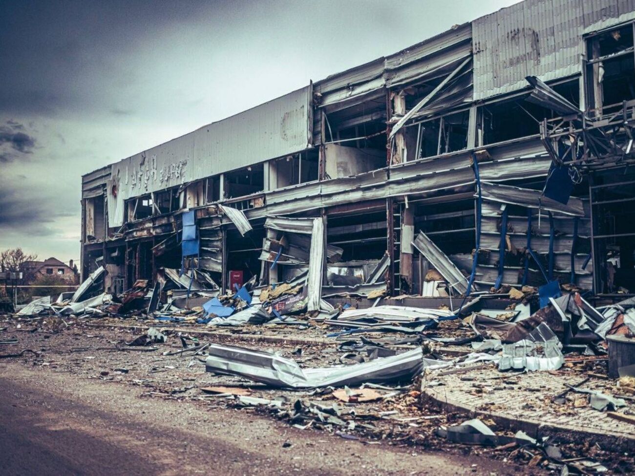 Оккупанты штурмуют и разрушают Авдеевку