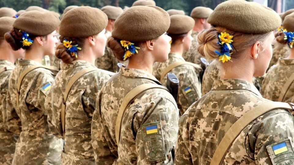 В Україні діє закон про добровільний військовий облік для жінок