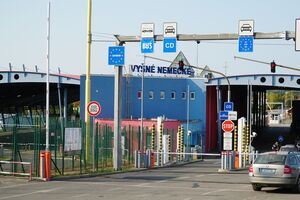 На территории Словакии в сторону Украины в очереди находится 625 грузовиков