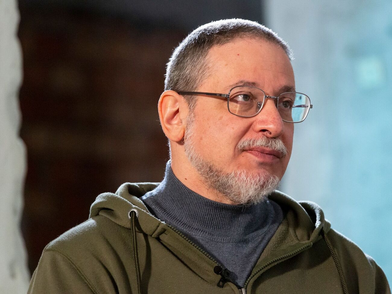 Люди скулят, что государство у нас не такое. Но те же люди годами против реформ и ставят развитие состоятельных институтов на последнее место