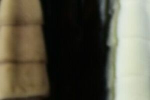 По словам эксперта, в моду снова возвращаются шубы