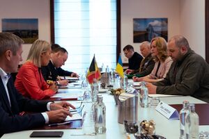 Собеседники обсудили подготовку украинских пилотов