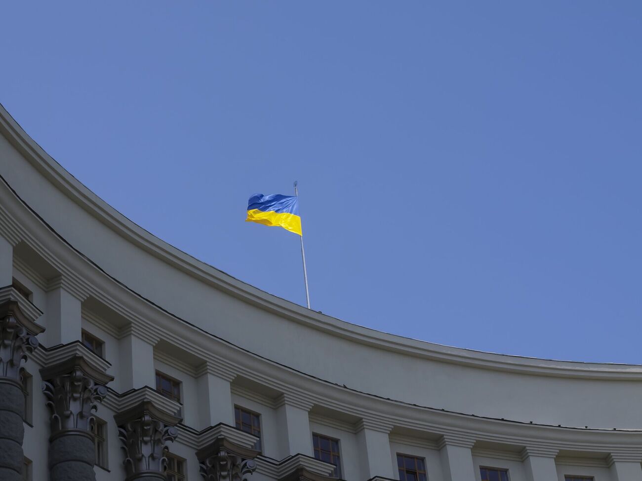 В результате полномасштабного вторжения Украина не может полностью выплачивать свой государственный долг