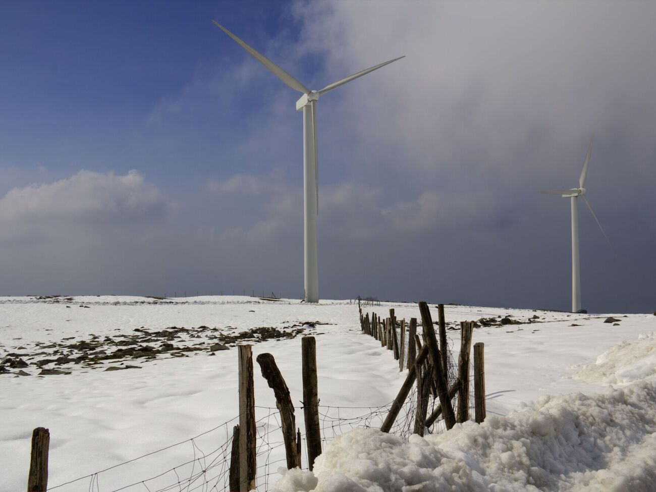 В остальные месяцы уровень расчетов с производителями электроэнергии из возобновляемых источников остается в пределах 45–60%.