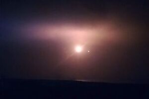 На обнародованном Олещуком видео видны уничтожения ударных беспилотников оккупантов вечером над морем