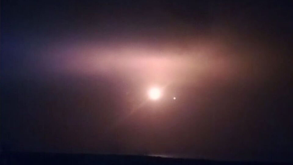 На обнародованном Олещуком видео видны уничтожения ударных беспилотников оккупантов вечером над морем