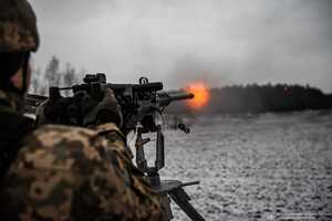 Украинские военные под Авдеевкой "стойко держат оборону, нанося врагу значительные потери", говорят в Генштабе