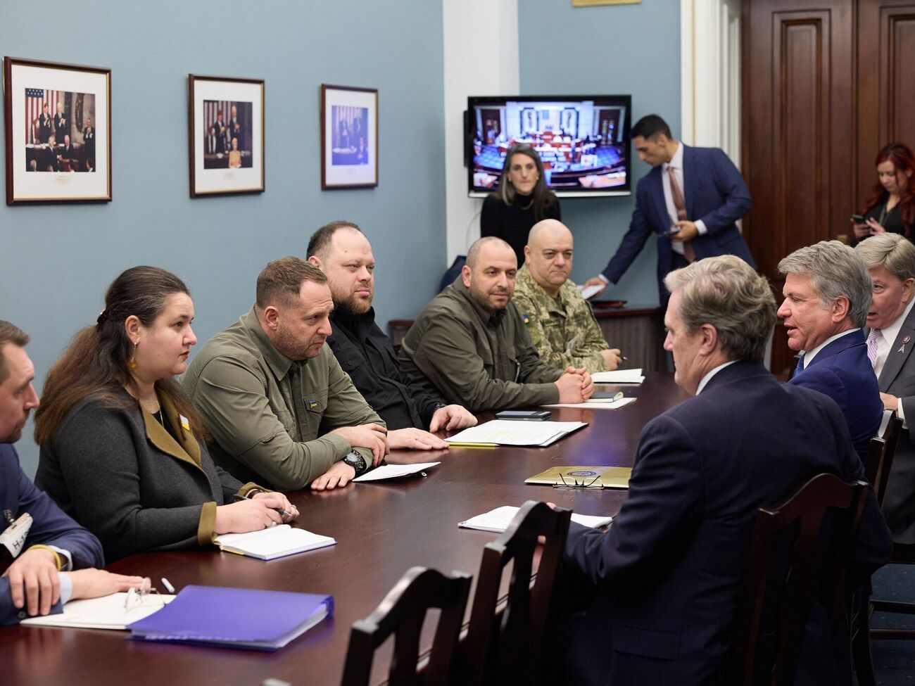 На встрече говорили о военной помощи США и санкциях