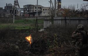 Украинские войска продолжают оборонять Авдеевку и Марьинку, оккупанты лгут в своих сообщениях, отметили в ВСУ