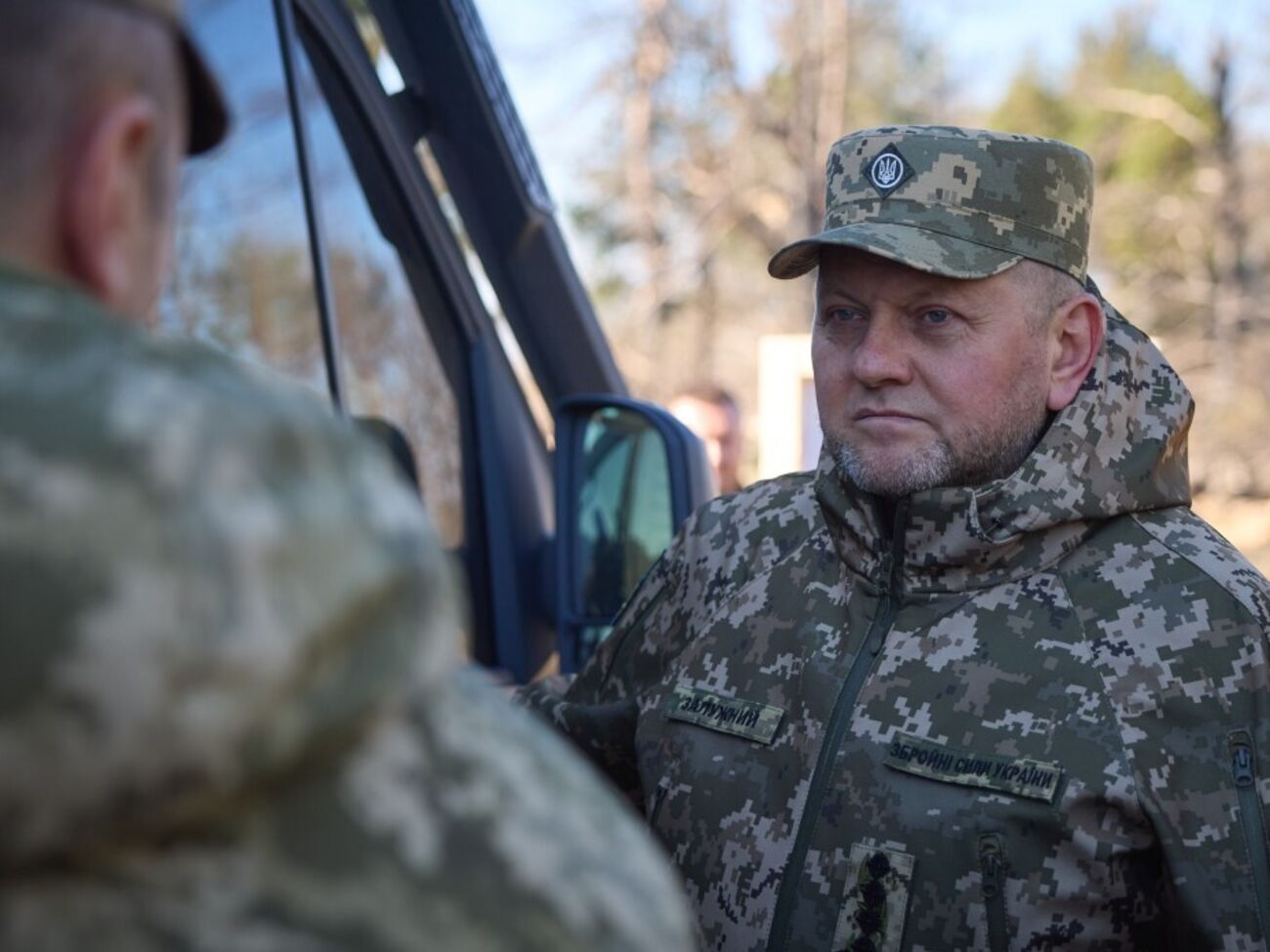 Залужный обратился к военным: Склоняю голову перед вашим подвигом