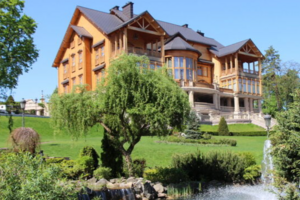 Парк "Межигорье" стал одной из баз, где фальсификаторы производили "фирменные" продукты питания