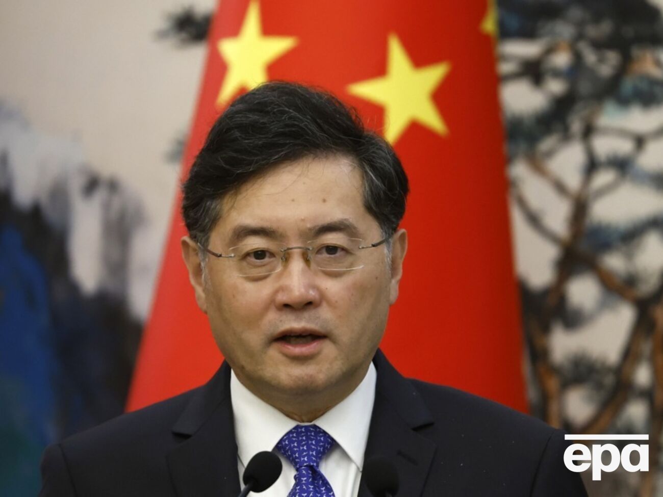 Отстраненный от должности экс-министр иностранных дел Китая скончался летом, пишут СМИ
