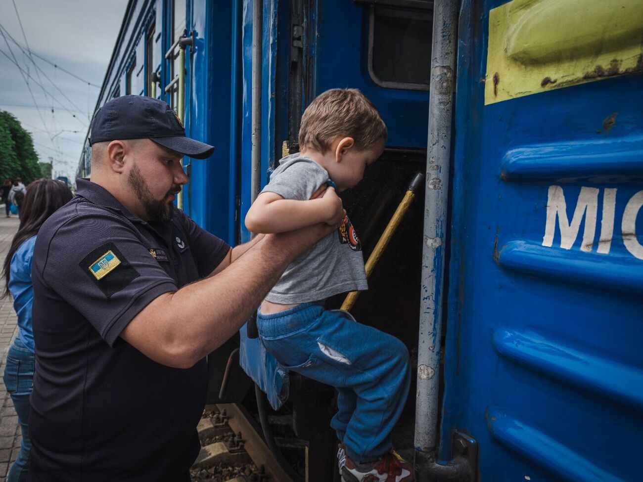 У Херсонській області з 23 населених пунктів евакуйовано 651 дитину із сім'ями, зазначили в ОВА