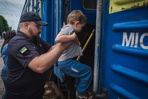 У Херсонській області з 23 населених пунктів евакуйовано 651 дитину із сім'ями, зазначили в ОВА