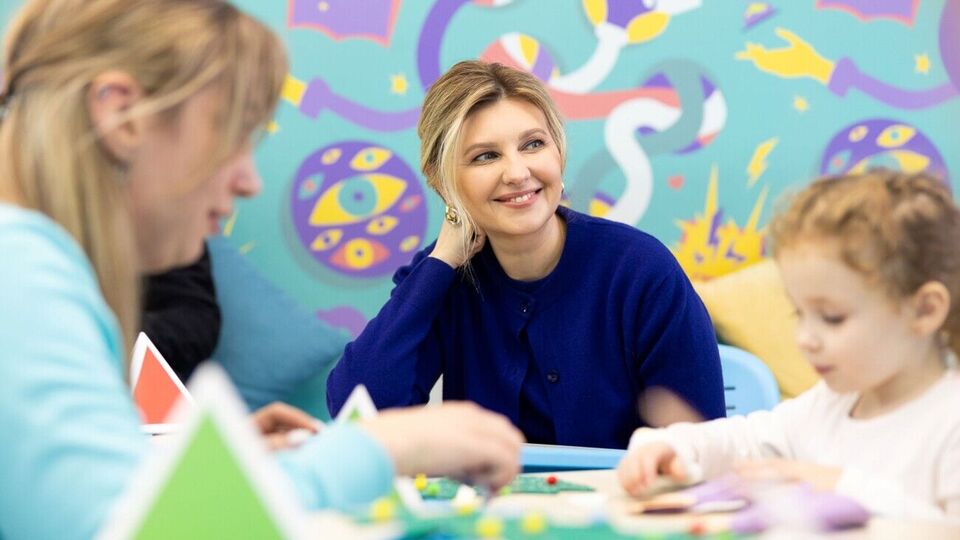 Зеленська: Вітаю з днем святого Миколая всіх дітей та їхніх близьких. Нехай вам буде тепло і радісно разом, нехай так буде завжди, і ніякі випробування не завадять цьому