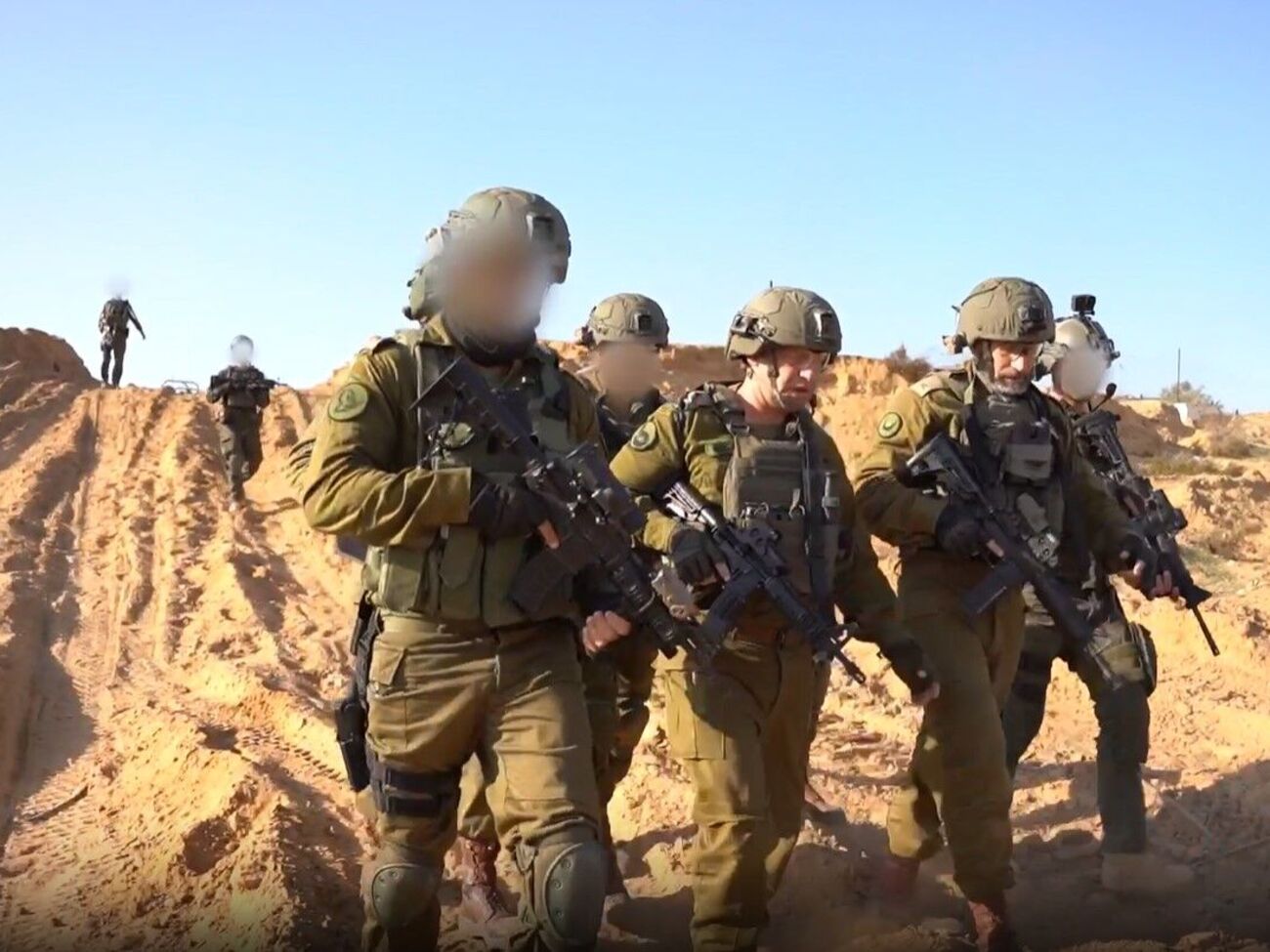 Израильские войска прорвали оборону бригады ХАМАС в Хан-Юнисе, окружив город, отметили в ЦАХАЛ