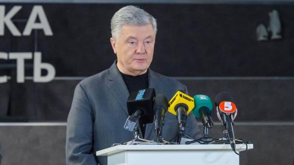 Петро Порошенко підтвердив на пресконференції 4 грудня, що хотів зустрітися з угорськими політиками