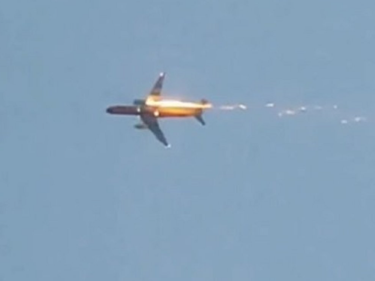 В России при взлете загорелся грузовой самолет