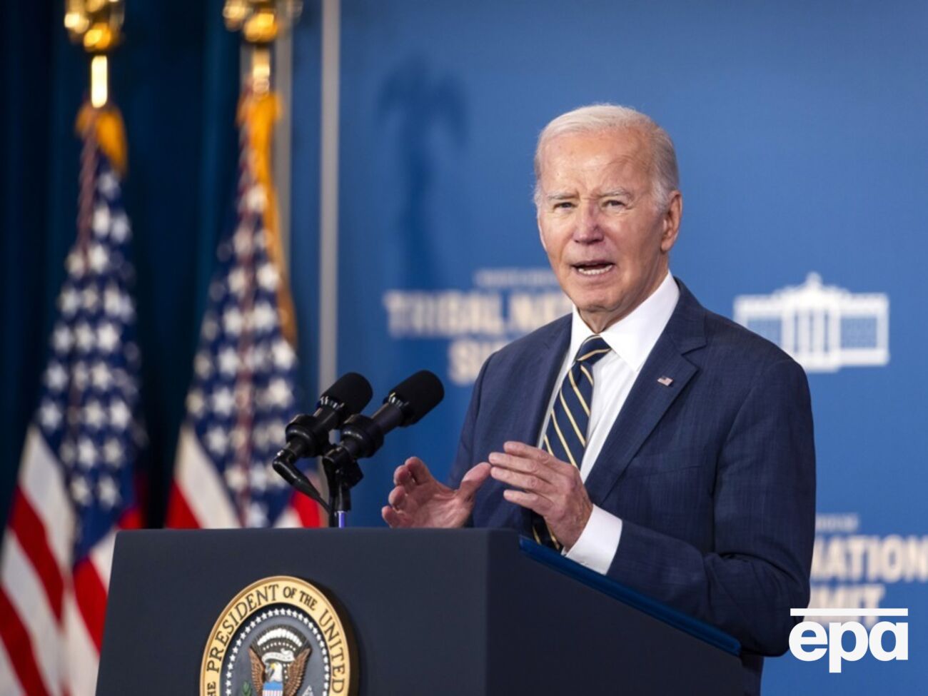 Байден готовий до компромісу з республіканцями, кажуть джерела