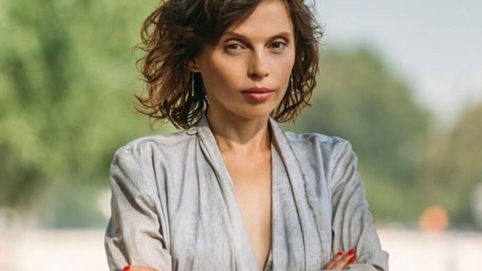 Карпа живе у Франції разом зі своїм третім чоловіком