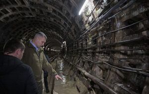 Виталий Кличко: Специалисты исследуют причины аварийной ситуации, возникшей в туннеле на участке "синей" ветки метро