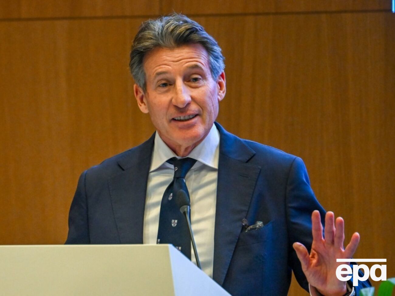 Коу припустив, що, можливо, на Олімпіаді 2024 можна буде побачити "якихось нейтральних атлетів із Росії і Білорусі", але не в легкій атлетиці