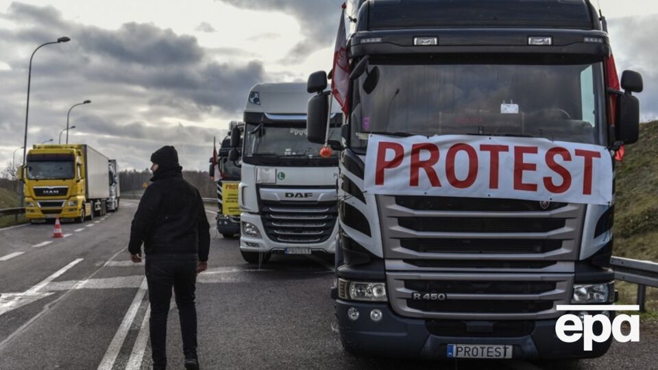 Венгерские перевозчики будут действовать подобно польским и словацким водителям грузовиков, отметили в Ассоциации венгерских автоперевозчиков