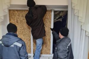 В результате вражеских атак в Херсоне повреждены жилые дома