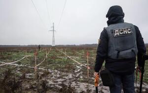 Саперы на учениях отрабатывают навыки извлечения и ликвидации взрывоопасных предметов