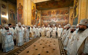 УПЦ МП официально имеет статус "самоуправляемой церкви с правами широкой автономии"