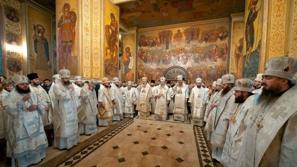 УПЦ МП официально имеет статус "самоуправляемой церкви с правами широкой автономии"