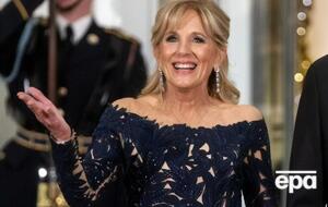 Перша леді США відвідає "Греммі"