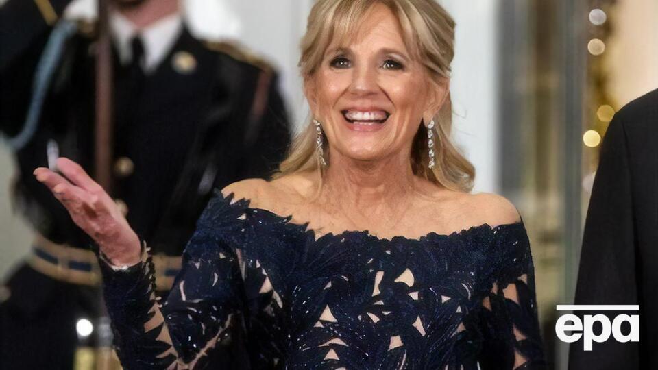 Перша леді США відвідає "Греммі"