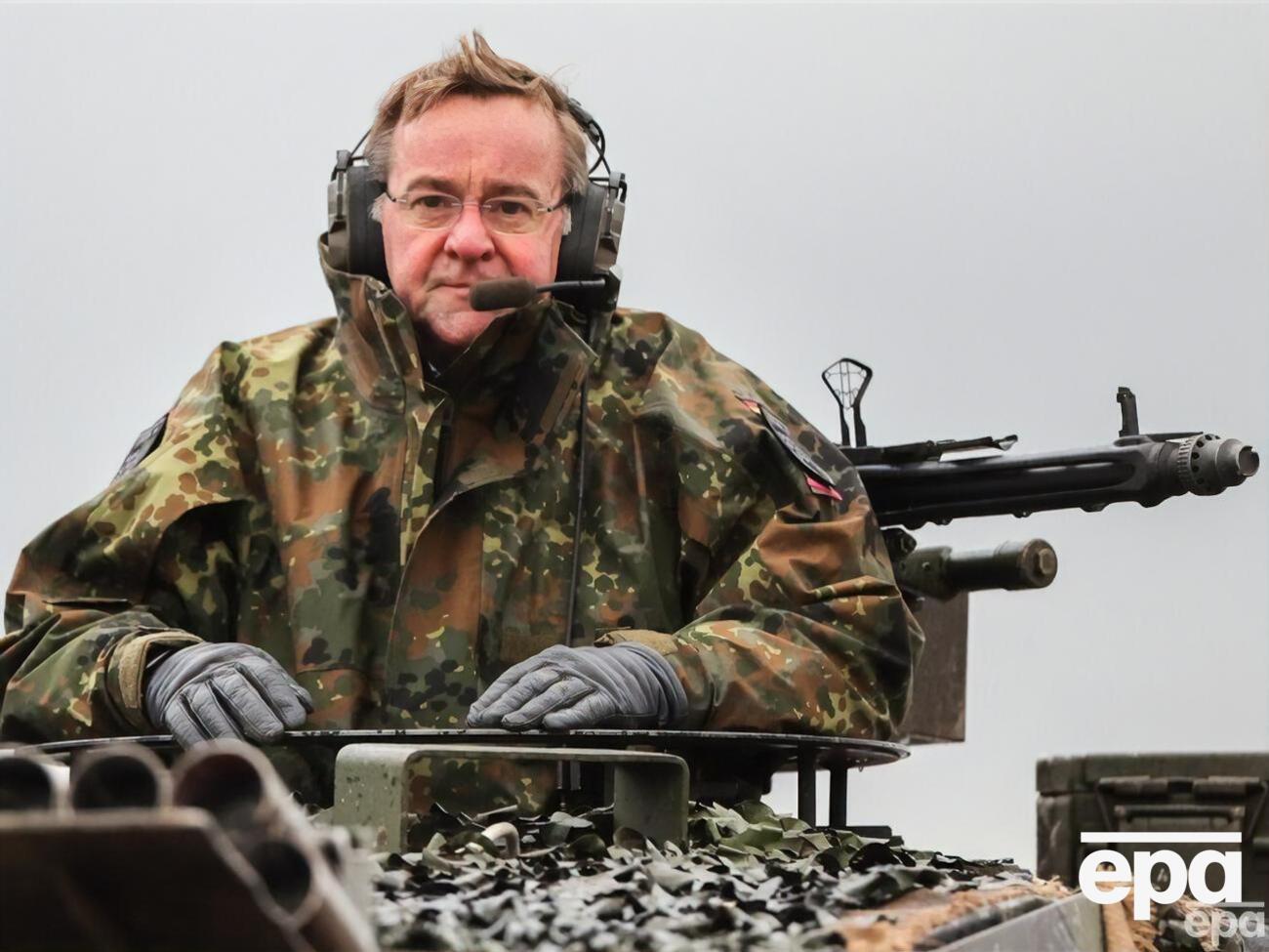 Писториус 1 февраля посетил&nbsp;203-й танковый батальон в Аугустдорфе