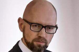 Яценюк: Люстрация должна была быть произведена давно